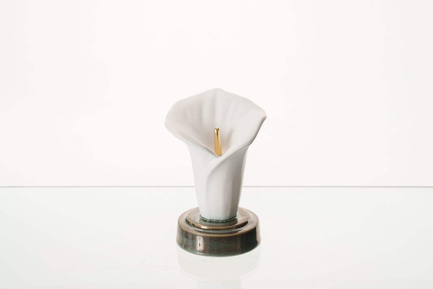 
                  
                    Pulvis Art Urns Keepsake Urn Calla Lily Keepsake Urn - White Matte | Ceramic
                  
                