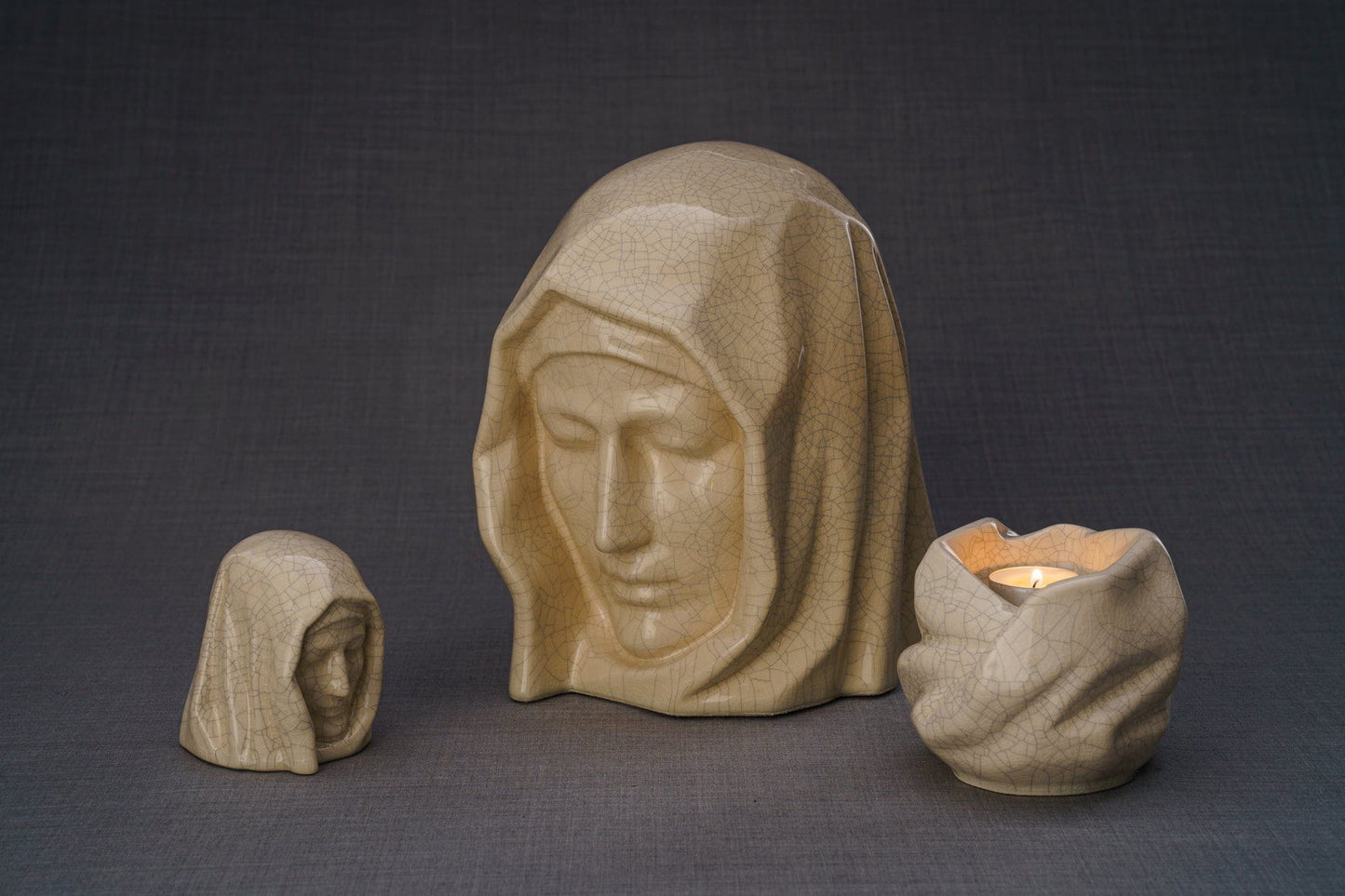 
                  
                    Pulvis Art Urns Keepsake Urn Handmade Mini Keepsake Urn "The Holy Mother" - Oily Green | Ceramic
                  
                