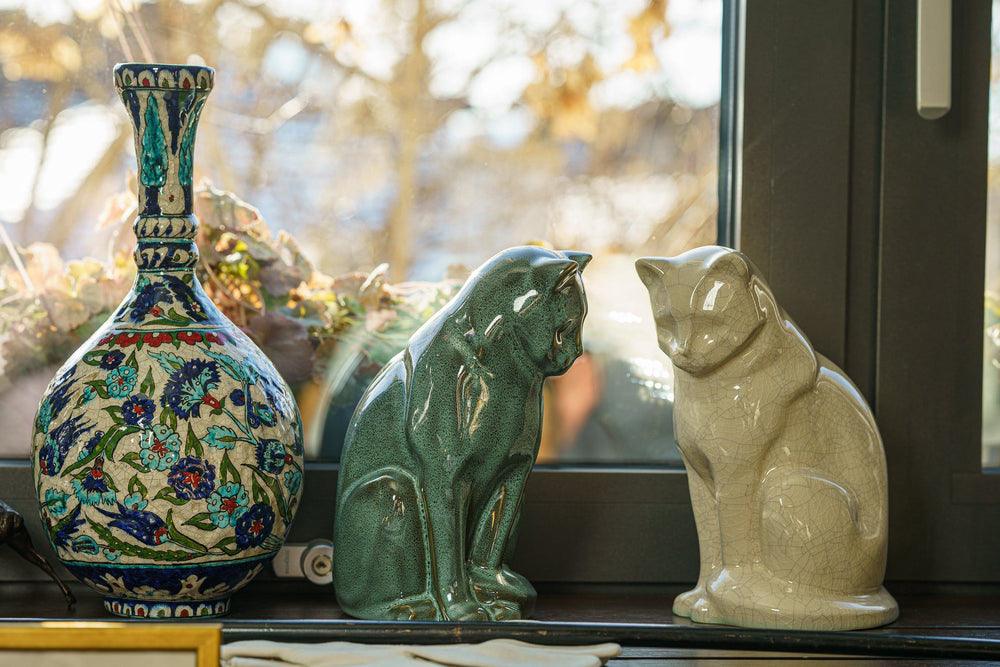 Pulvis Art Urns Pet Urn Neko Pet Urn for Ashes - Craquelure | Ceramic | Handmade