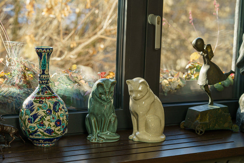 Pulvis Art Urns Pet Urn Neko Pet Urn for Ashes - Craquelure | Ceramic | Handmade